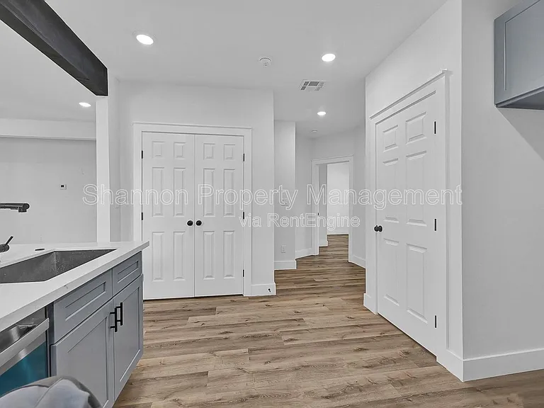 224 Everton St — Photo 8