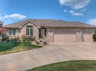 1022 Shoal Dr, Carter Lake, IA 51510