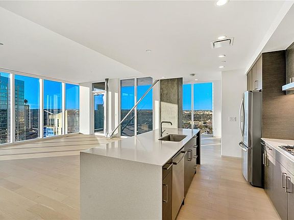 3rd image of 301 West Ave APT 2901