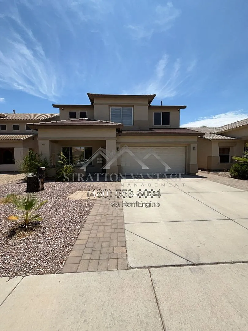 4 bed, 2.5 bath, 2111 sqft, $2,100 — Photo 1
