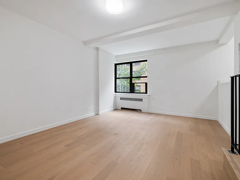 231 E 76th St #3H — Photo 3