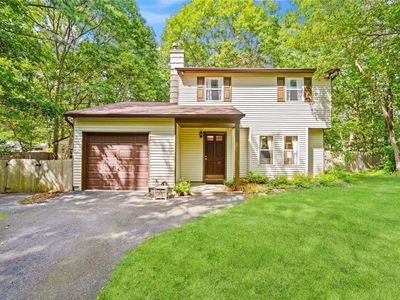 32 Golf Club Circle, Manorville, NY, 11949