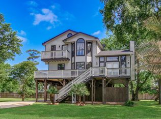 619 Shadylawn St, Shoreacres, TX 77571