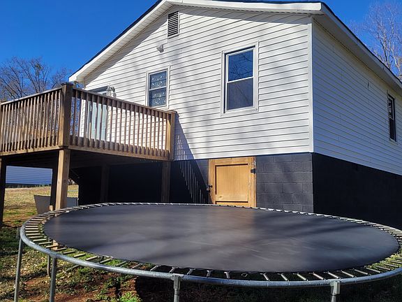 4th image of 423 Hawes Dr