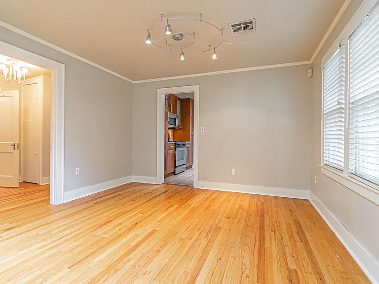 628 W Comanche St — Photo 8