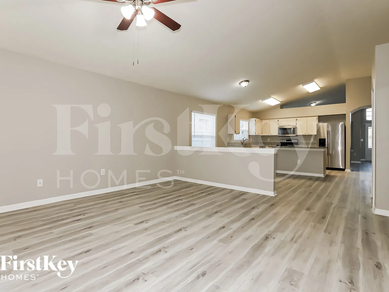 3 bed, 2.0 bath, 1955 sqft, $2,315 — Photo 2