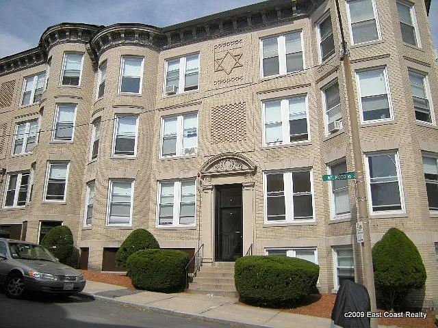 7 Mount Hood Rd #4 — Photo 2