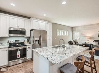120 Highland Dr, Carver, MN 55315