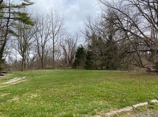 857 S Cedar Ln, Valparaiso, IN 46383