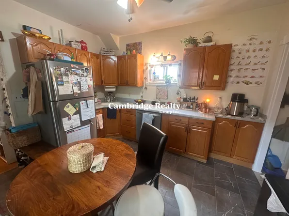 19 Berkeley St #1, Somerville, MA 02143