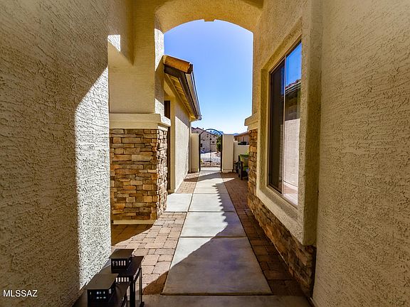 2nd image of 62196 E Briarwood Dr
