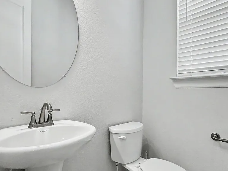 3708 Eliberis — Photo 11