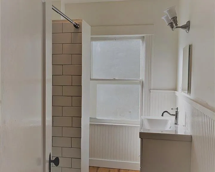 2810 Martin Luther King Jr Way — Photo 10
