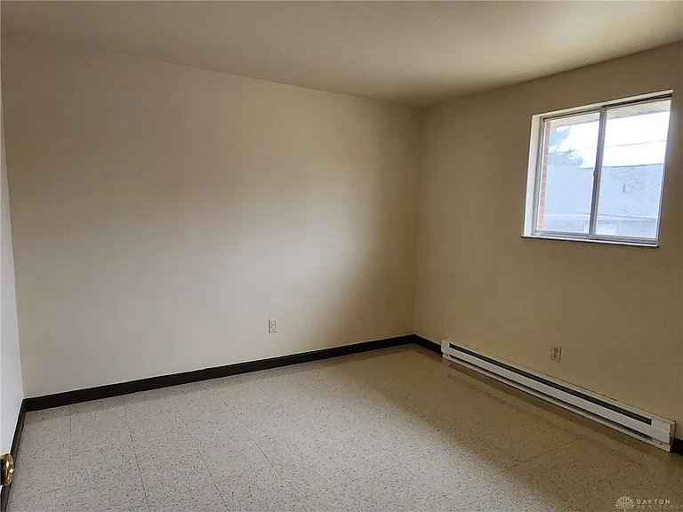 542 Fairfield Ave — Photo 7