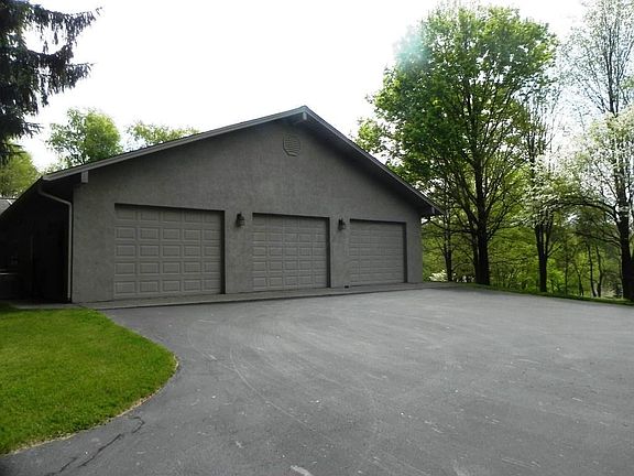 3rd image of 100 Spangler Ct NE