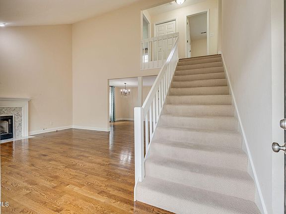 5th image of 4120 Bradford Ln