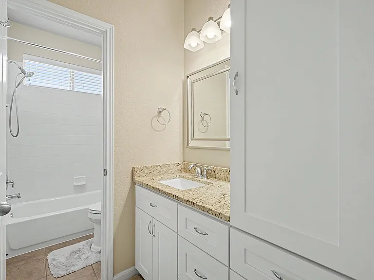 1912 Hill Manor Dr — Photo 20