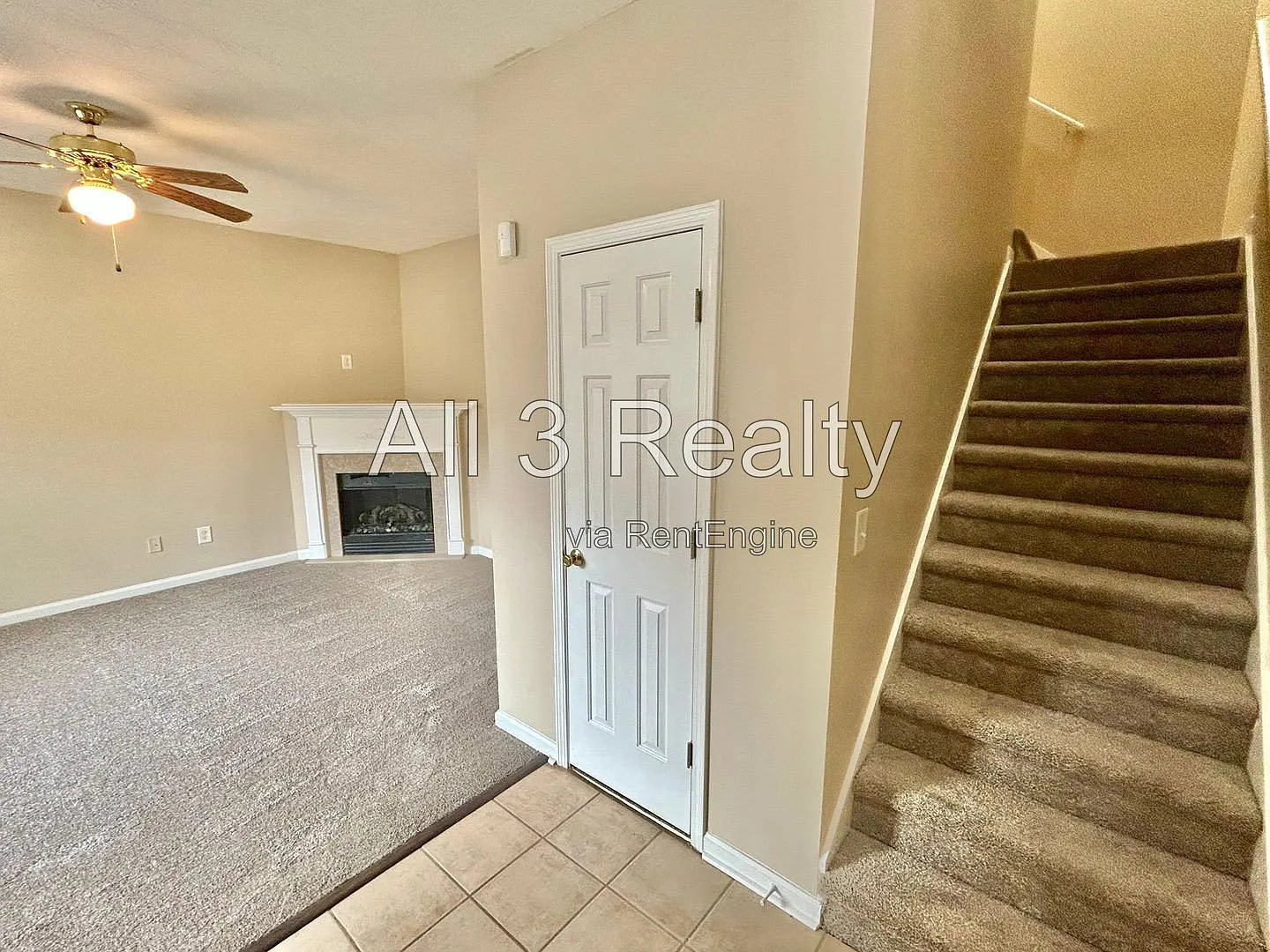 3 bed, 2.5 bath, 1426 sqft, $1,695 — Photo 2