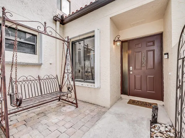 15 S Via De Casas Sur #102, Boynton Beach, FL 33426