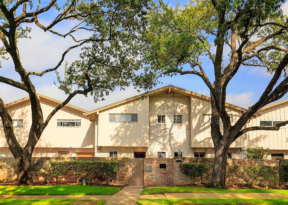 1st image of 7824 Woodway Dr #7824
