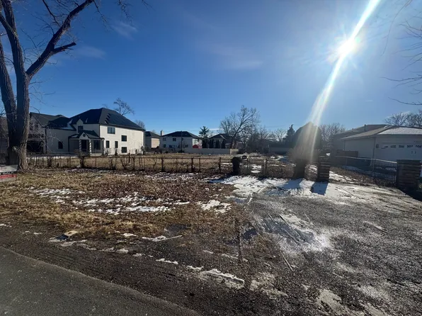 17W767 E Crest Ave, Bensenville, IL 60106