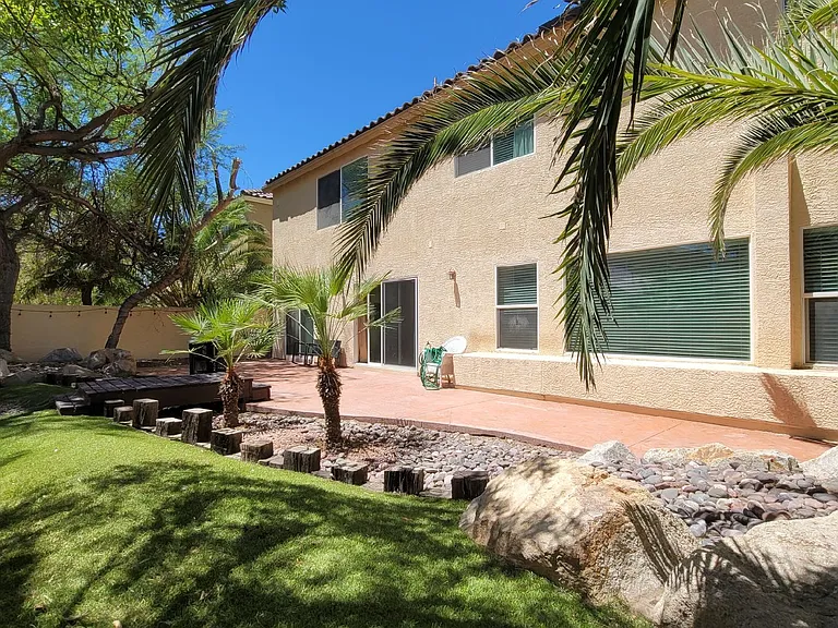 8586 Silver Coast St — Photo 37