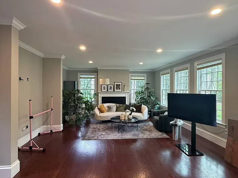 15 Cedar Rd — Photo 2