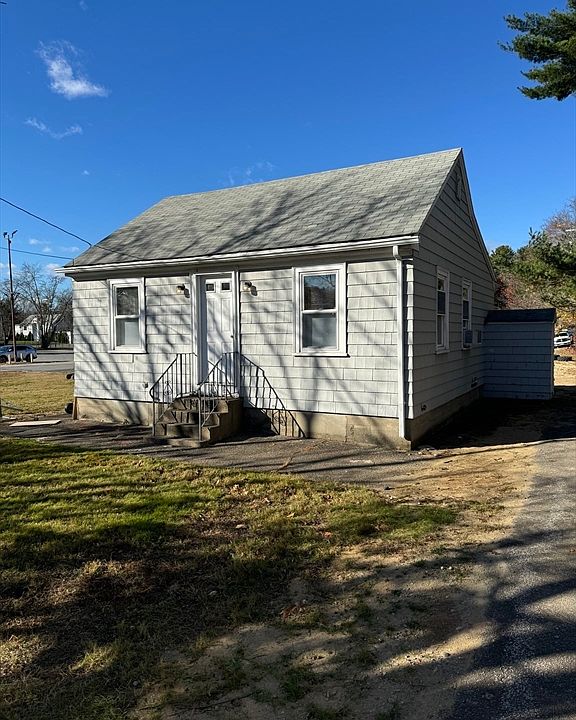 2nd image of 472 Taunton Ave