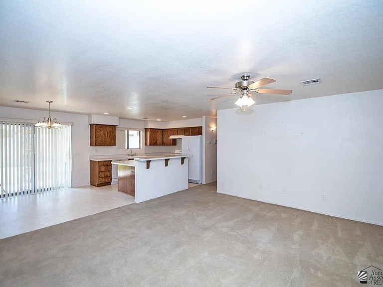 10313 E 38th Pl — Photo 3
