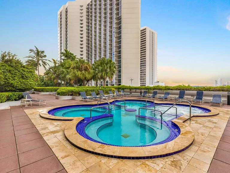 1717 N Bayshore Dr #31-ID1054102P — Photo 37