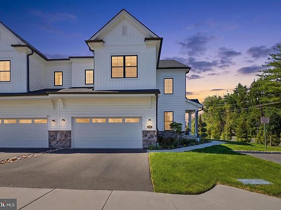 2nd image of 500 Carmela Way
