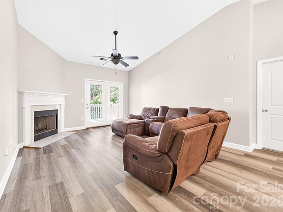 4th image of 11721 Ridgeway Park Dr