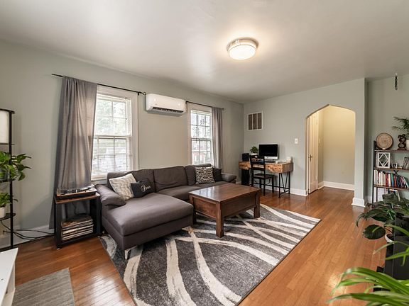 2nd image of 4123 Saint James Ave #2