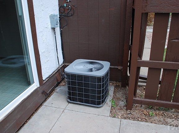 5th image of 112 Scotland Rd APT F