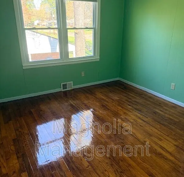 1217 Oakridge Ave — Photo 9