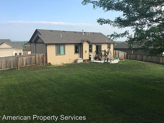 5th image of 309 Firethorn Dr
