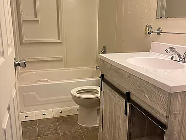 942 Ivy Ave E #942 — Photo 2