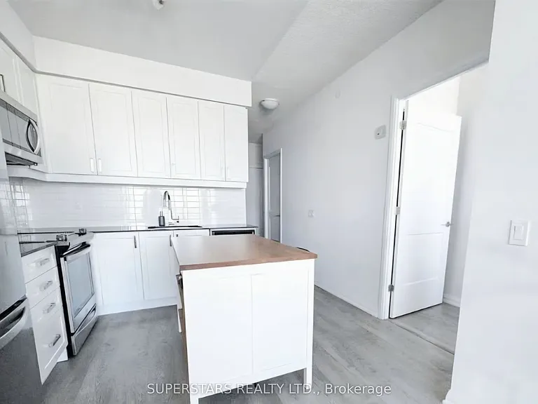 7895 Jane St #1616 — Photo 9