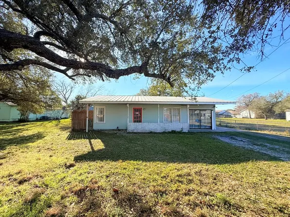 1109 Lady Claire St, Rockport, TX 78382