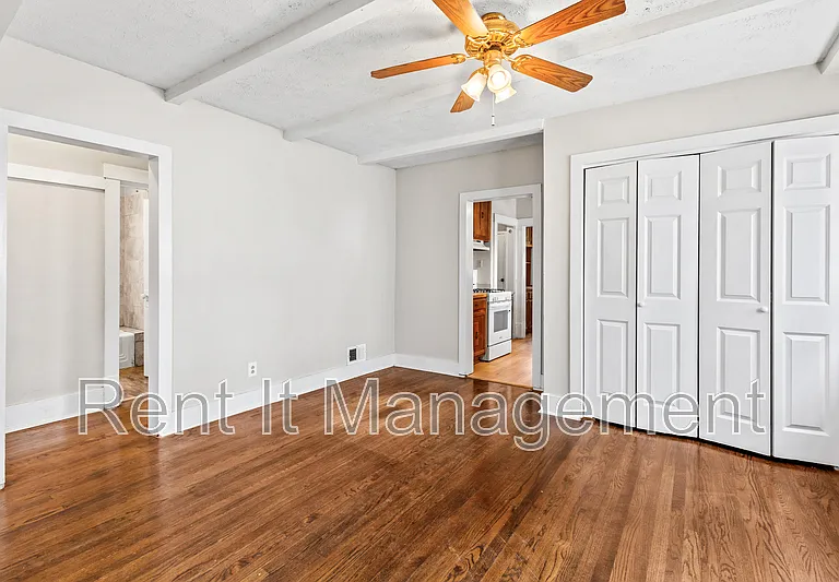 2315 N 61st St — Photo 11