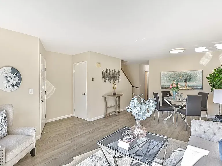 6949 Chantel Ct — Photo 2
