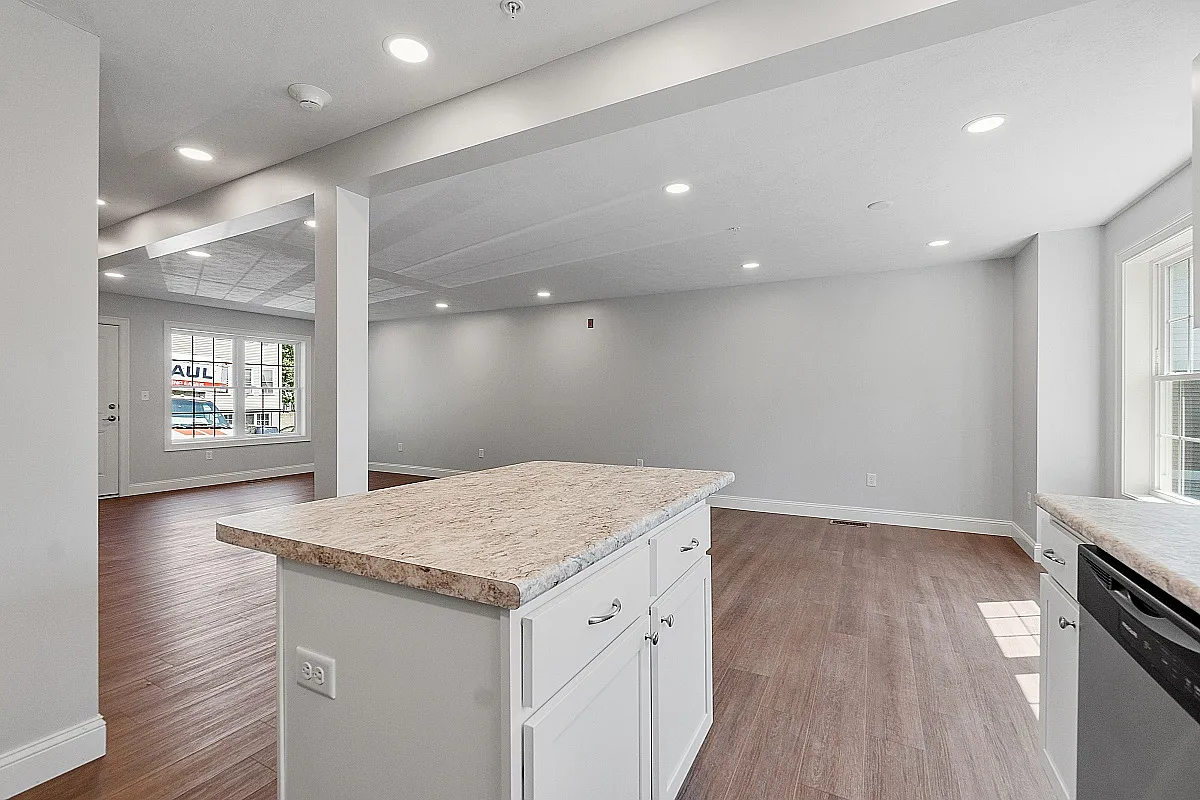 2 bed, 1.5 bath, 1700 sqft, $2,000 — Photo 3