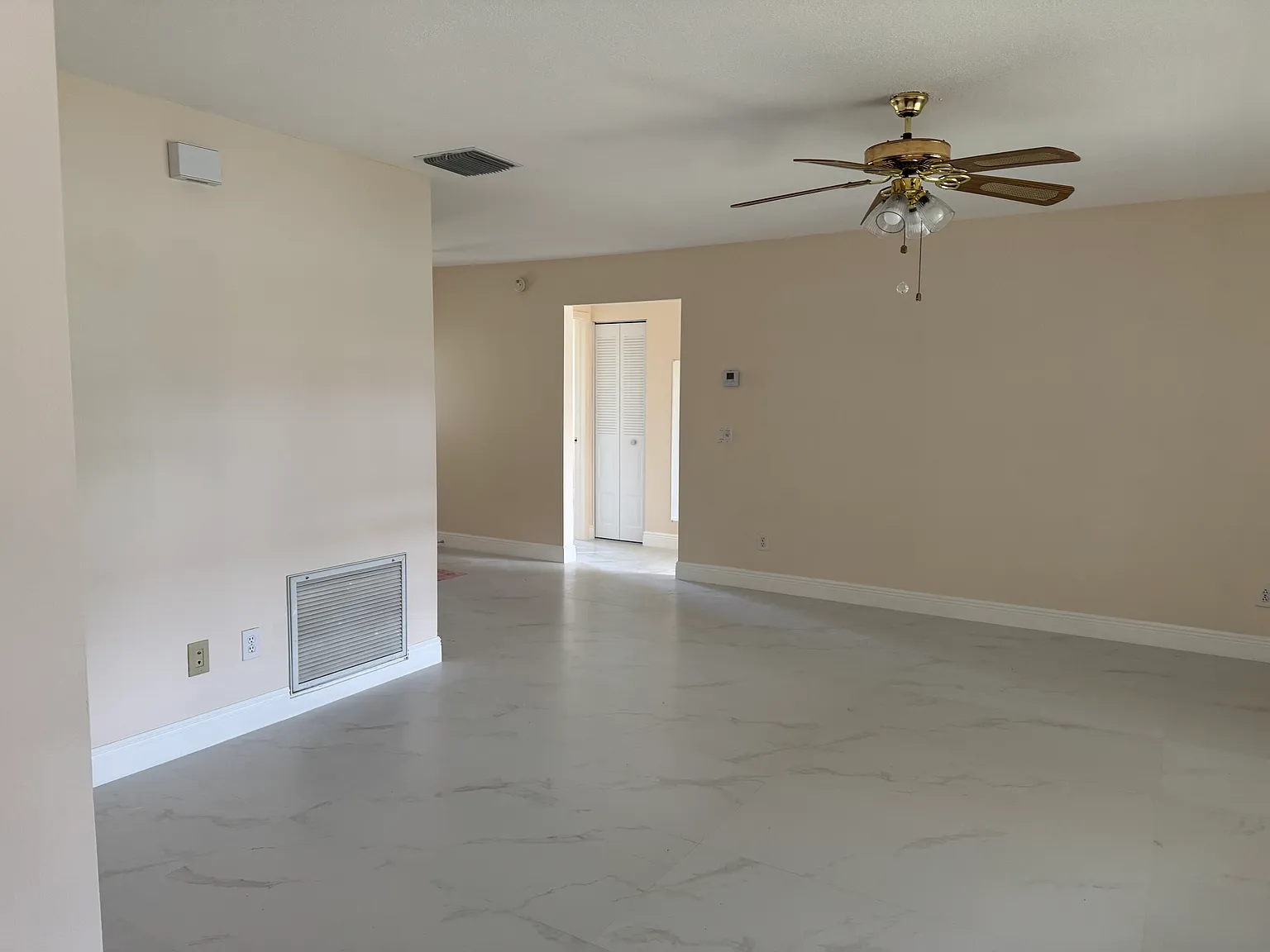 3 bed, 1244 sqft, $2,200 — Photo 4