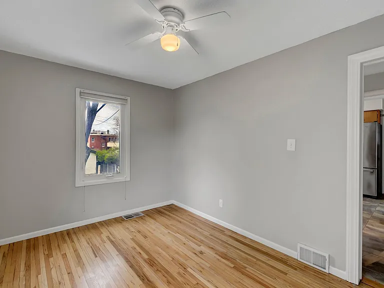 712 Main St NE — Photo 11