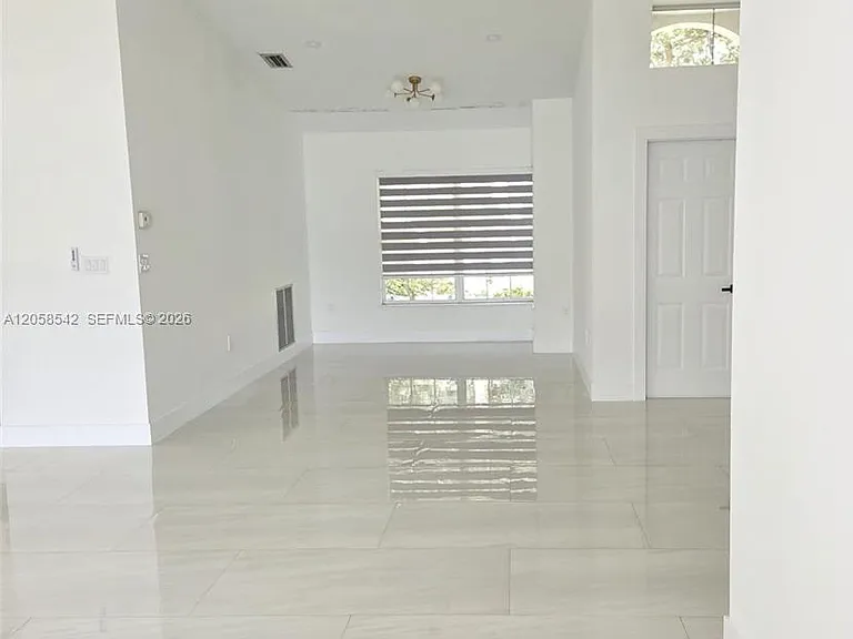 19640 NW 87th Pl — Photo 6