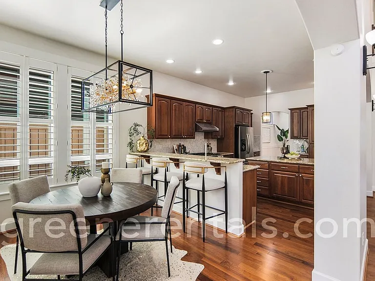 9016 Merrill Ct NE — Photo 10