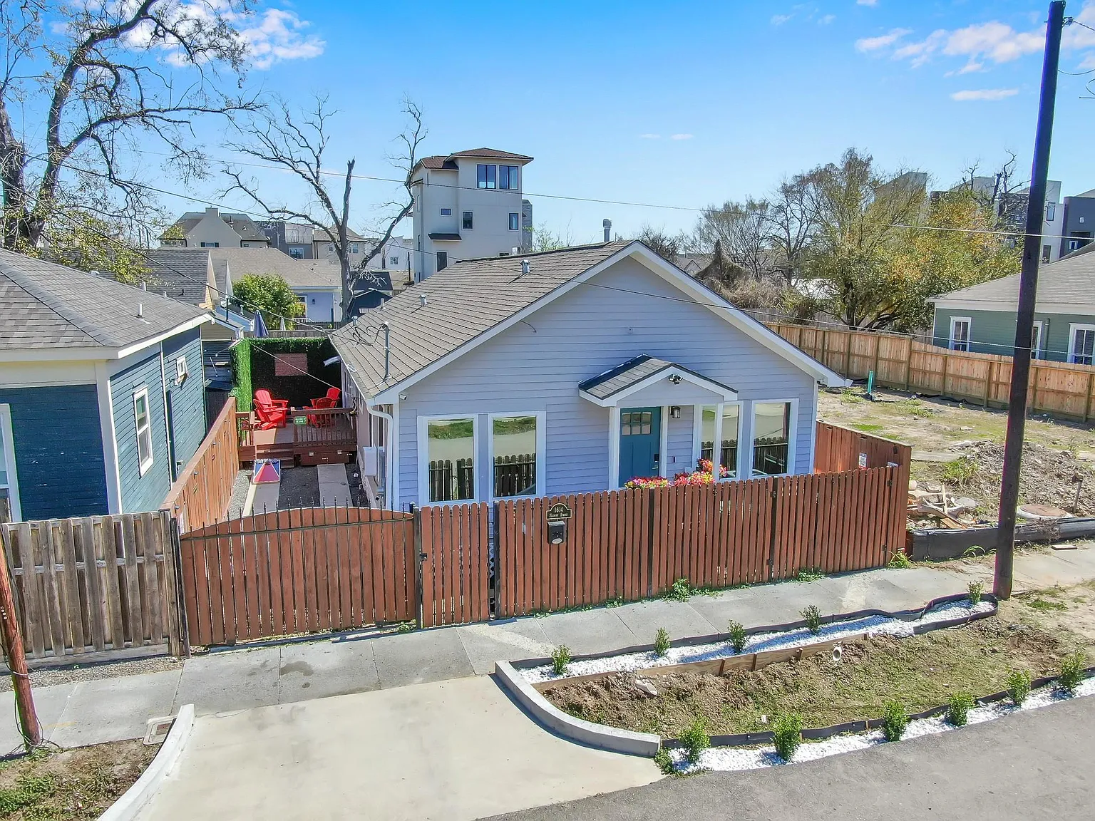 2 bed, 2.5 bath, 1170 sqft, $2,800 — Photo 1