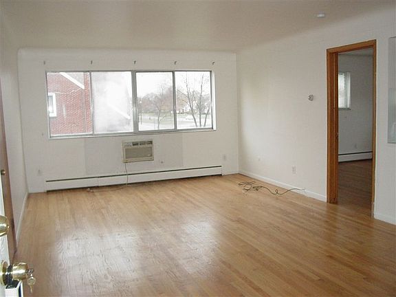 4470 Outer DR Apt 16 002