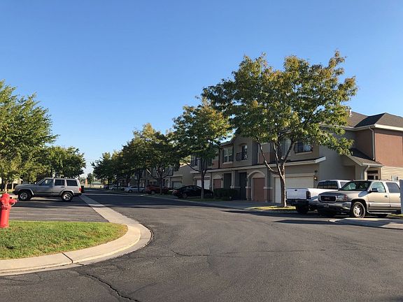 4th image of 1578 W Alsace Way
