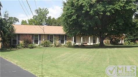2nd image of 327 Valleyview Cir